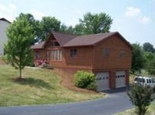 1155 Juniper Dr, Christiansburg, VA 24073