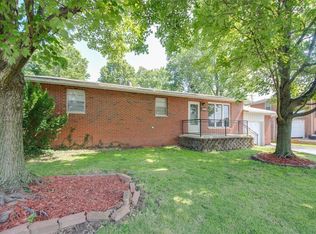 1052 Rhondell Ln, East Alton, IL