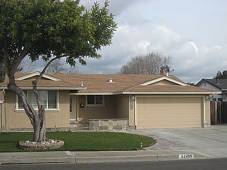 1st image of 32435 Lois Way