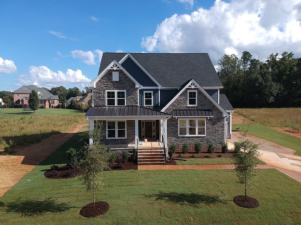 2nd image of 1721 Banks View Drive