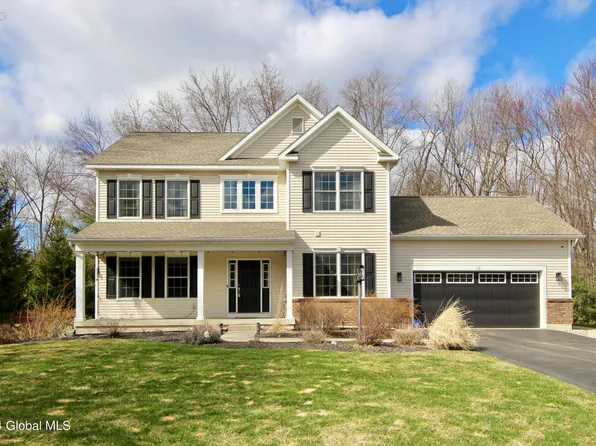 10 Carrington Court, Clifton Park, NY 12065