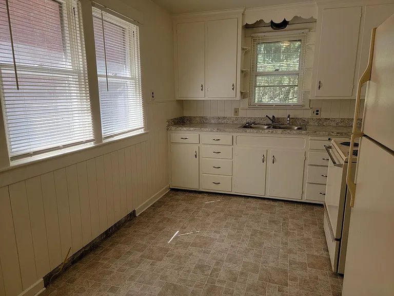 110 S Spruce St #1 — Photo 7