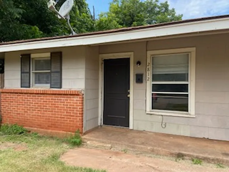 2812 Russell Ave — Photo 1