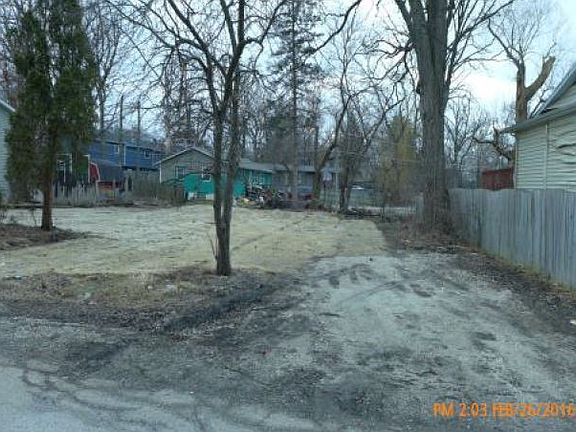 4th image of 18919 W Hickory St