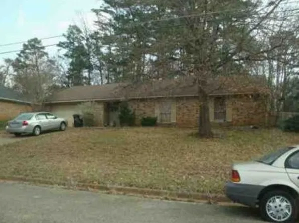 208 Joan Ln, Longview, TX 75605
