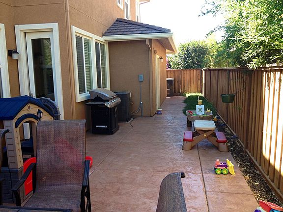 4th image of 485 N Orinda Ct