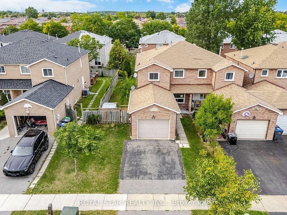 1st image of 39 Ebby Ave E