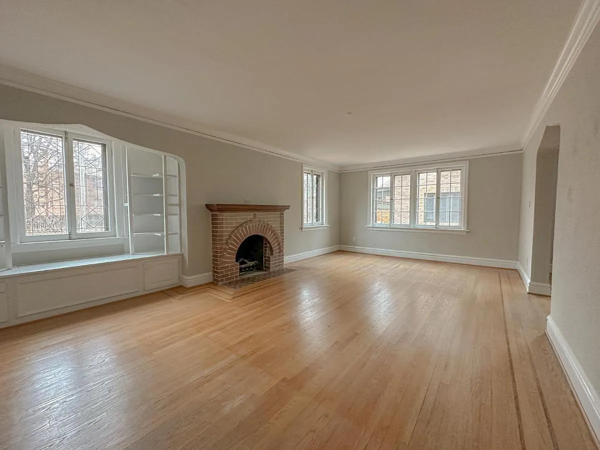 Unit Photo - 7224 Pershing Ave #1