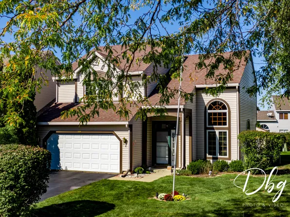 18 W Rosewood Ln, Round Lake Beach, IL 60073