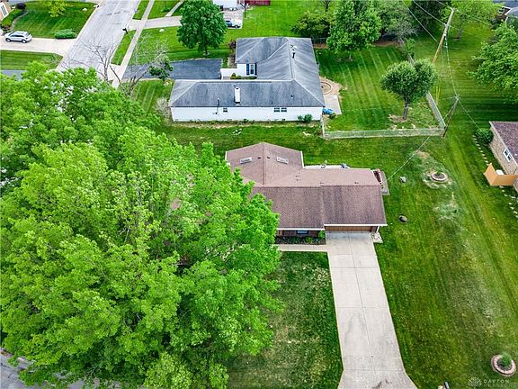 2nd image of 132 Bethpolamy Ct