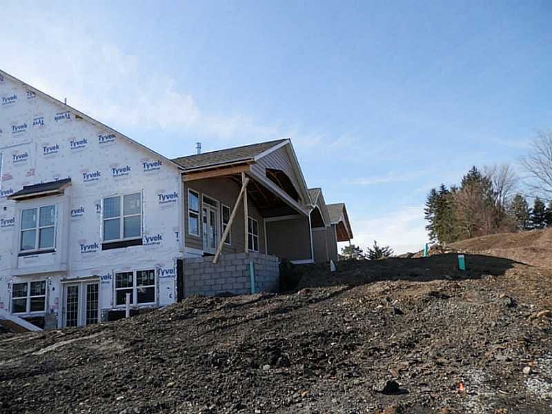 2nd image of 2011 Stonegate Dr #6-D