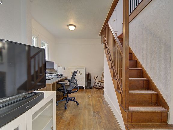 5th image of 806 N 8th Ave