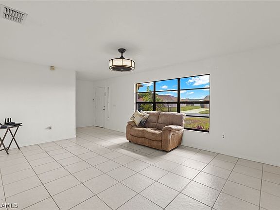 4th image of 16 Lorelei Ave