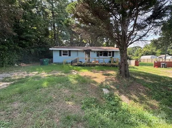 421 Dawn Cir, Charlotte, NC 28213