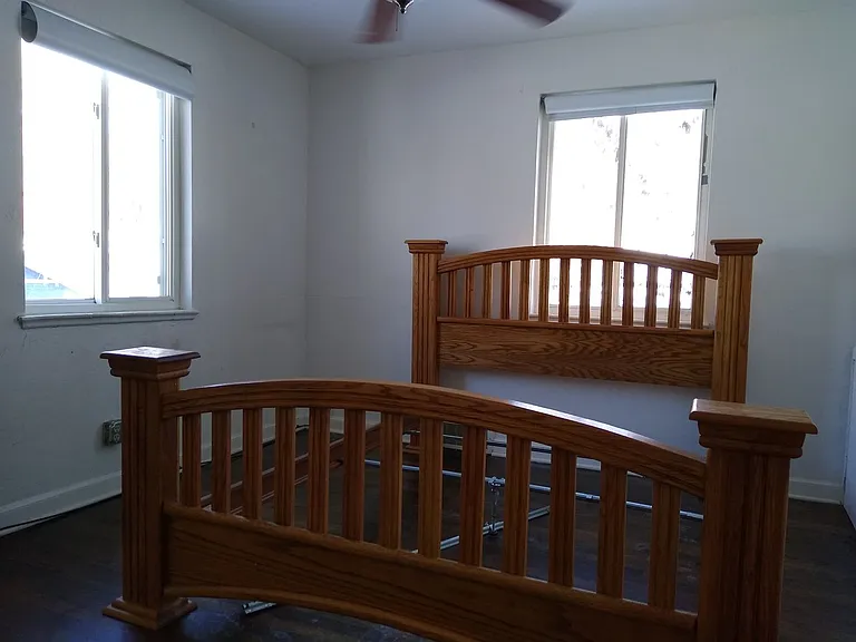 2128 Hooker St — Photo 20