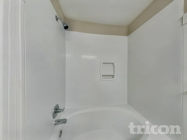 1048 Whispering Woods Dr — Photo 9