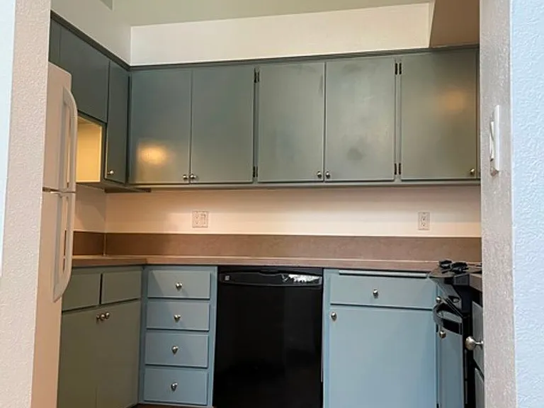 772 W Oregon Ave — Photo 3