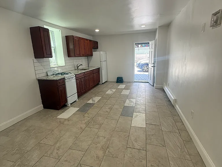 196 Murray Ave #2 — Photo 3