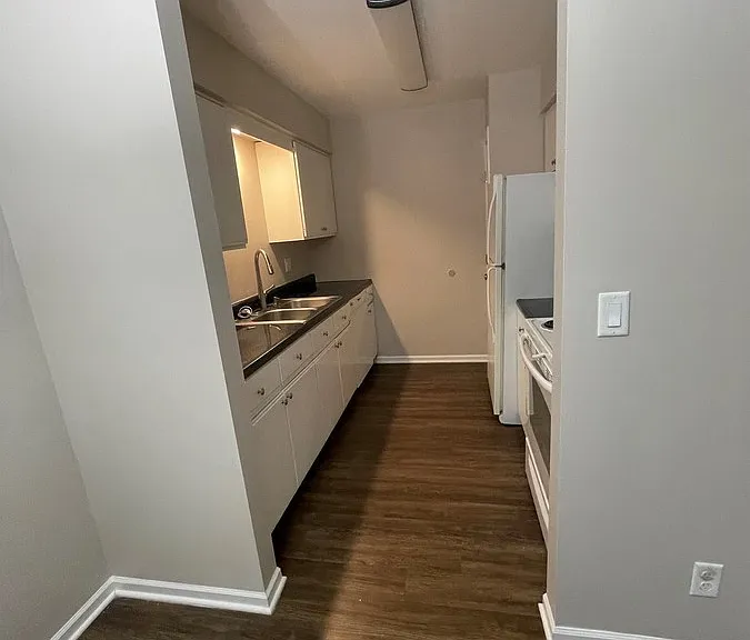 2150 Phillips Ave #B — Photo 6
