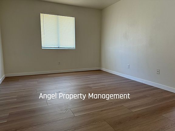 3rd image of 631 Pinedale Ave #1