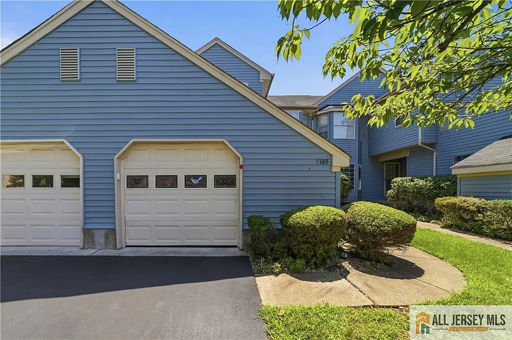 2 bed, 2.0 bath, 1230 sqft, $2,700 — Photo 3