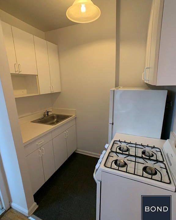 2nd image of 1437 1st Ave APT 5RN