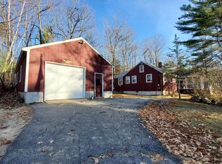 566 Pick Pocket Rd, Wakefield, NH 03830