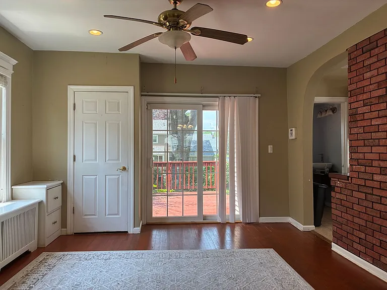 51 Nesbit Ave — Photo 6