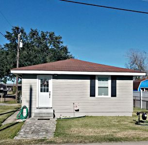 201 Broad St, Belle Chasse, LA, 70037
