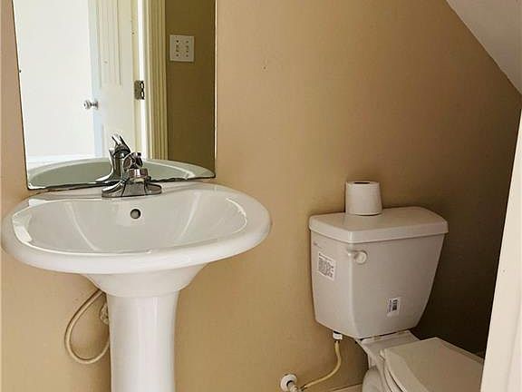 4th image of 1607 Omni Ave #4
