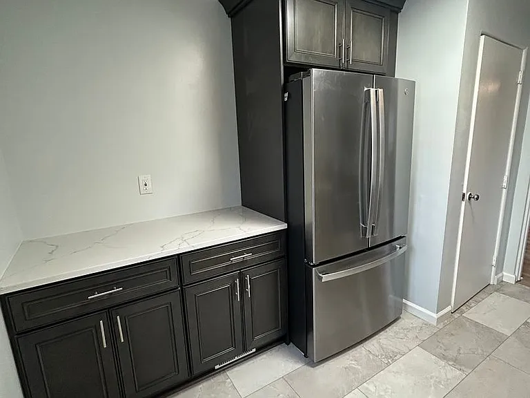 506 Crescent Boulevard Ext — Photo 17