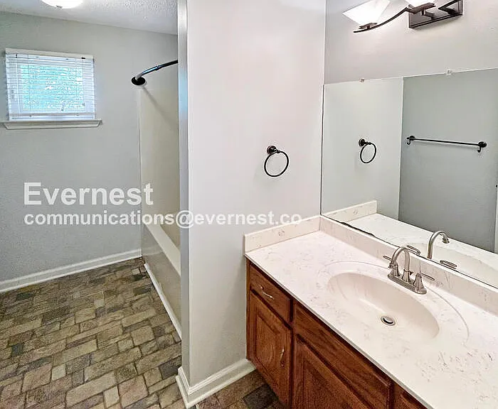 110 Beechbrook Ct — Photo 10
