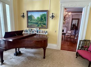 9 Lyme St, Old Lyme, CT 06371