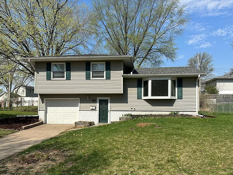 2904 Greenway Dr — Photo 13