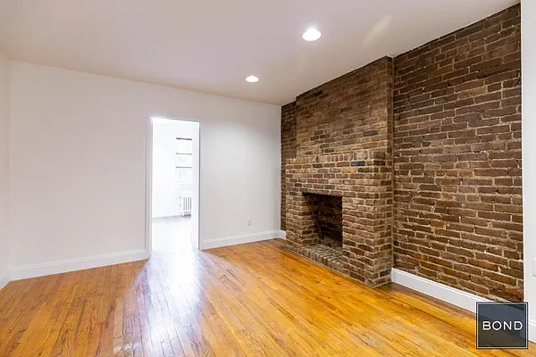 Rented by Bond New York | media 8