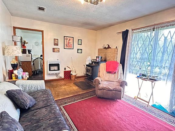 5th image of 377 Hall Rd