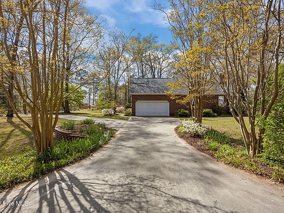 2nd image of 100 Pheasant Drive