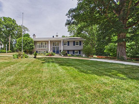 3rd image of 9201 Cherrytree Dr