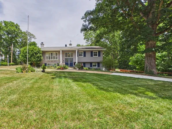 9201 Cherrytree Dr, Alexandria, VA 22309