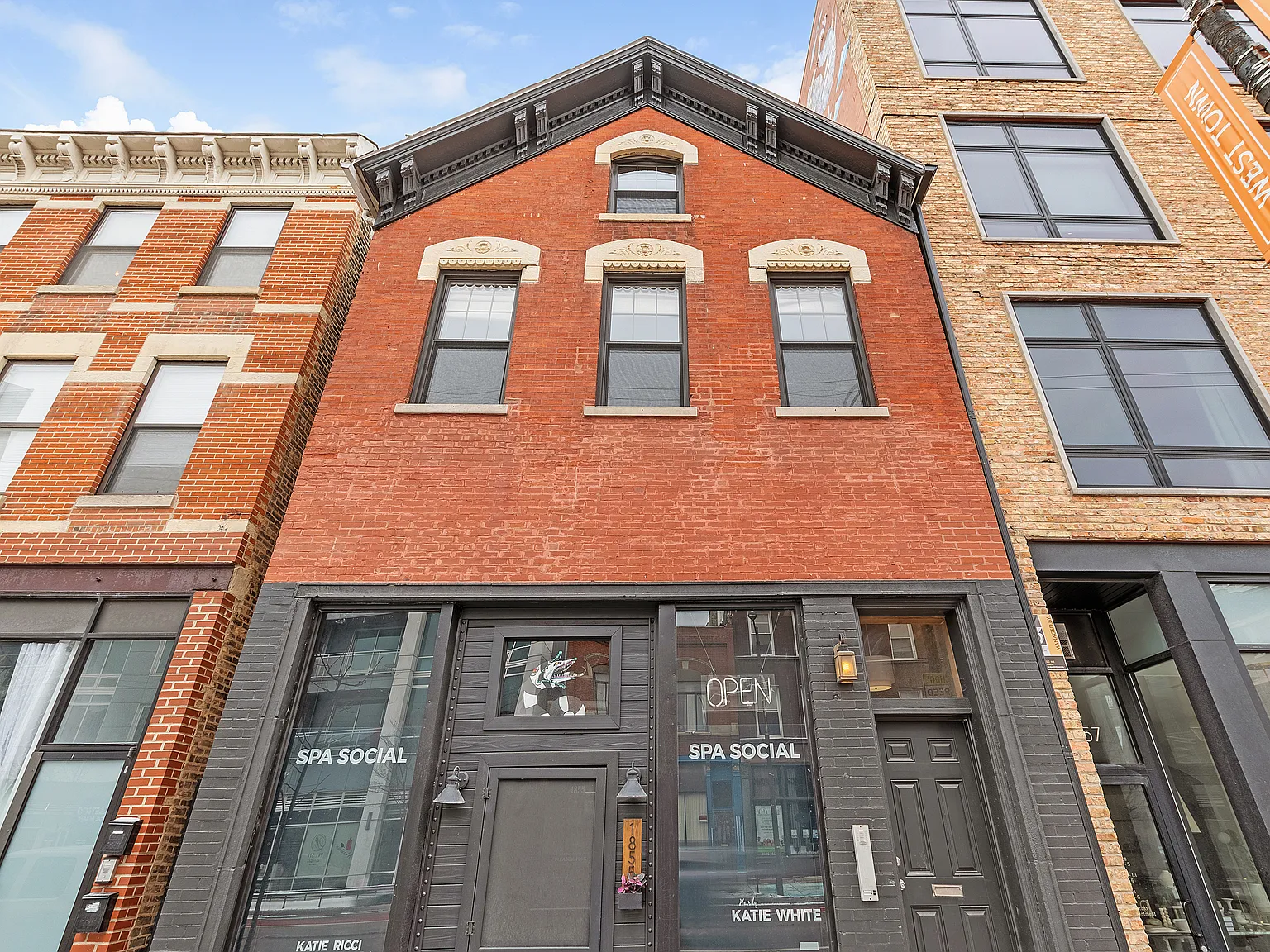 1855 W Chicago Ave — Photo 1