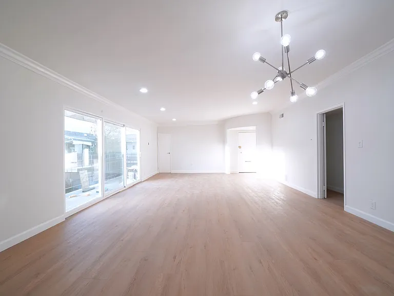 Unit 32 - 3 Bedroom, 2 Bathroom, 1800 sqft