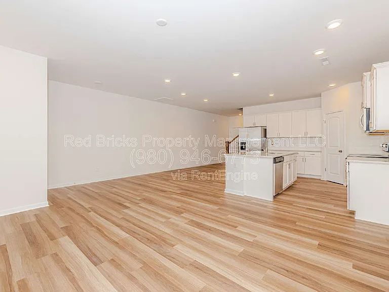 317 Planters Trace Ln — Photo 7