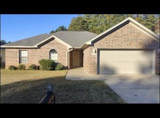 517 Wisteria Dr, Bauxite, AR 72011