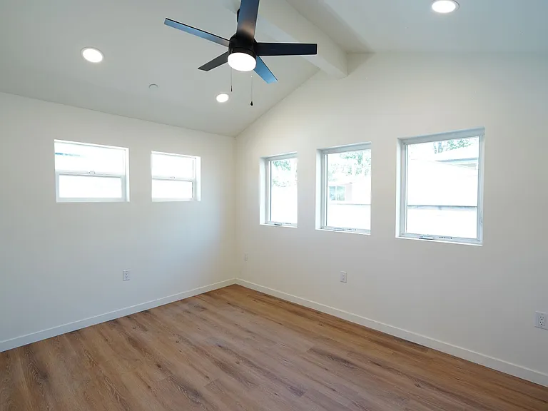 4805 Charlotte Way — Photo 78