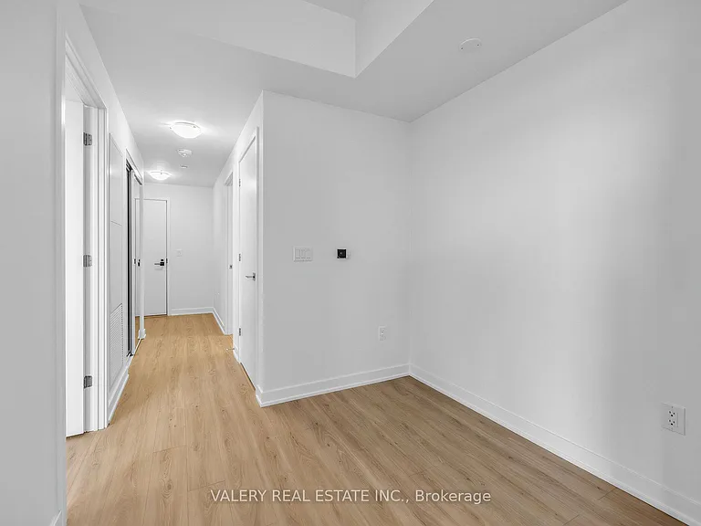 500 Plains Rd E #Penthouse 01 — Photo 11