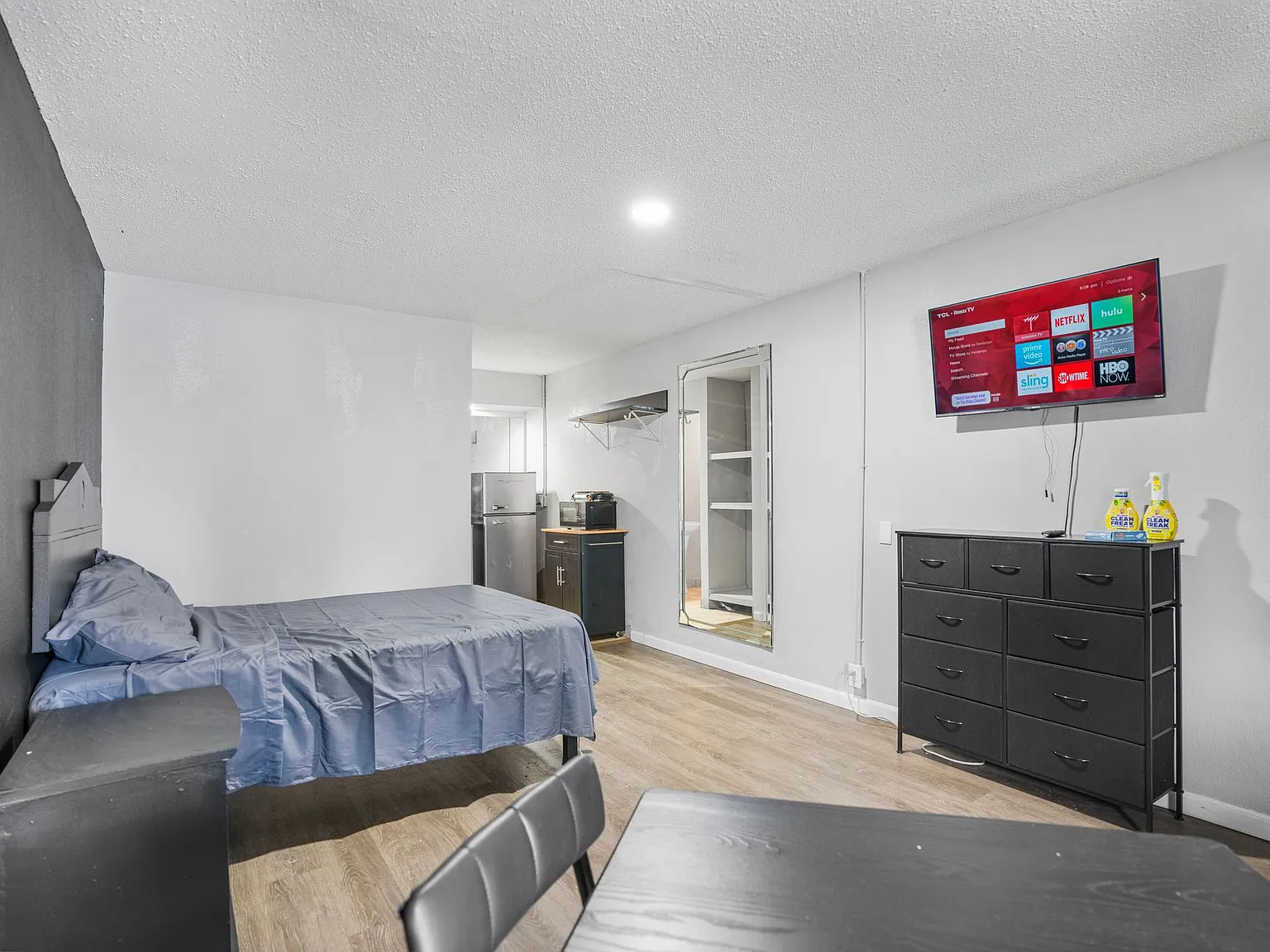 Providence Place Furnished Studio Apartments — Photo 4