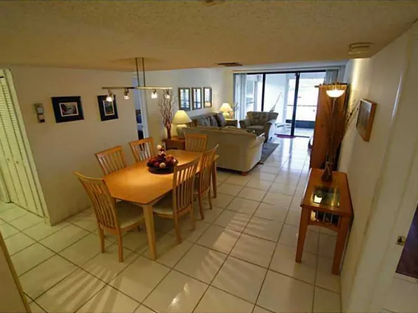 16325 Golf Club Rd APT 105, Weston, FL 33326