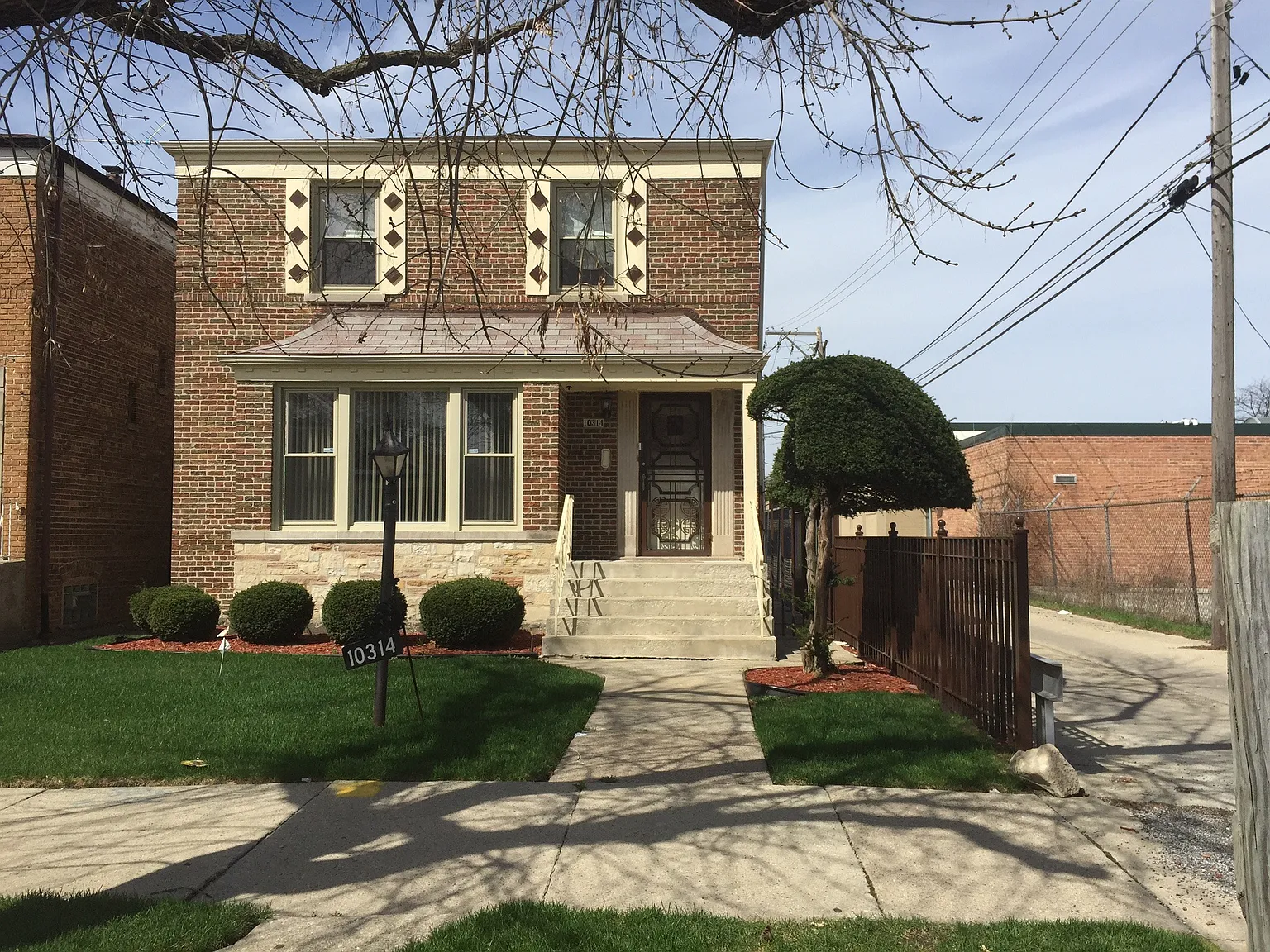 10314 S Forest Ave photo 1