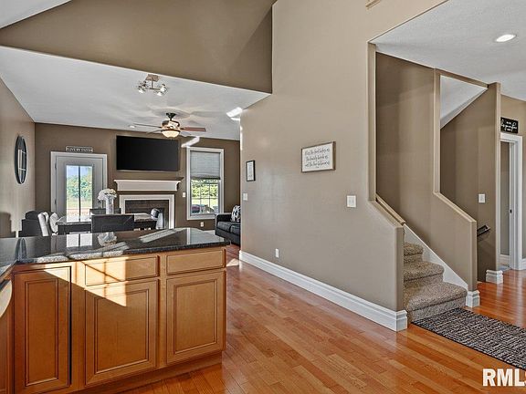 4th image of 475 Elle Ct