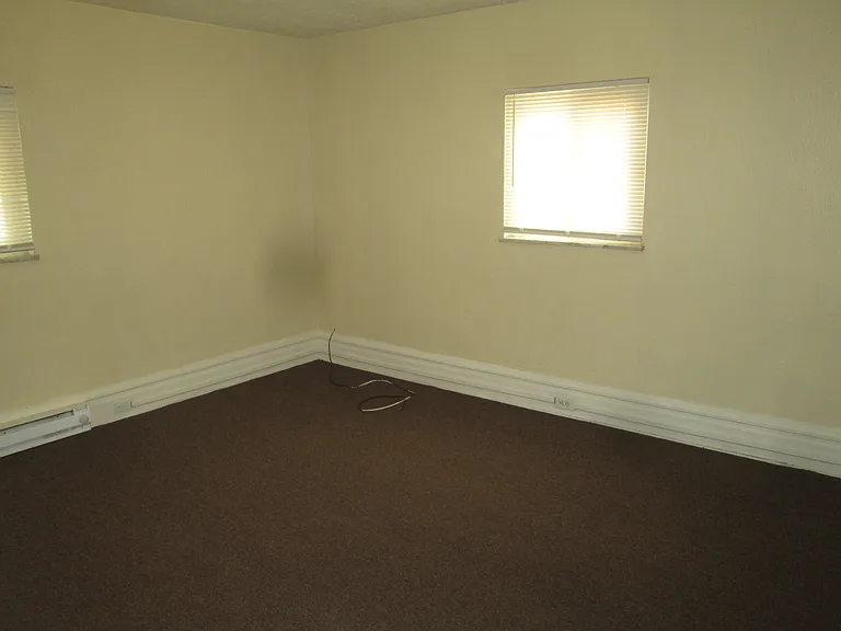 217 Bruce St — Photo 9